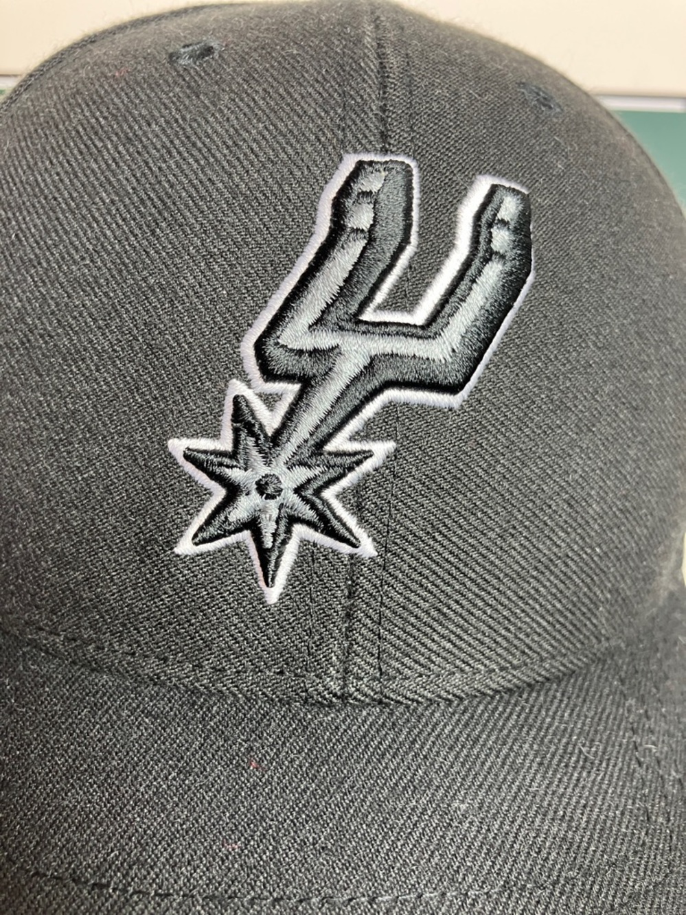 🏀 Spurs Black Baseball Cap- Hat Basketball NBA - Good Preowned One Size - Picture 7 of 16